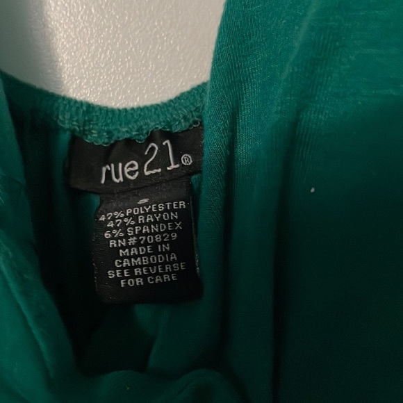 Forest green rue 21 dress size small with a really pretty bow in the front. - Picture 2 of 2